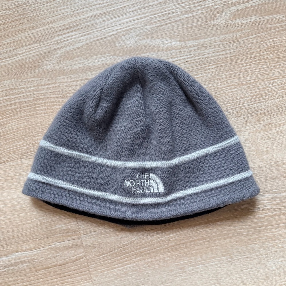 The North Face 100% Wool Gray Beanie Hat Dome Logo Fleece Lined Unisex